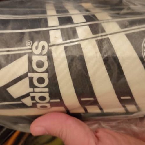 فروش وسایل فوتبال و فوتسال