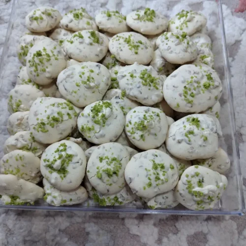 سفارش و پخت انواع شیرینی و کیک