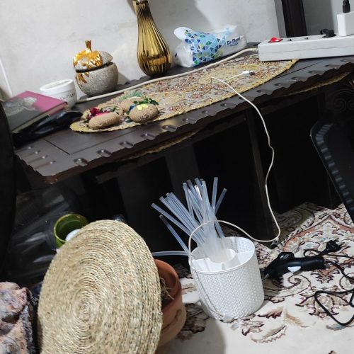 مبل همرا با میز عسلی کمد لباس دراور جا کفشی ساعت ایستاده