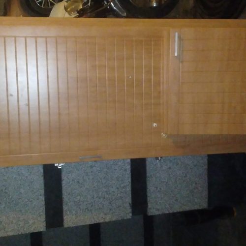 درب کمد دیواری در حد نو سالم ب شرط