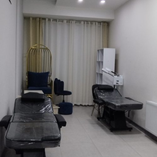 اجاره دو عدد تخت در سالنی پر رفت و آمد و بهترین لوکیشن شهر محدوده سه راه خیام