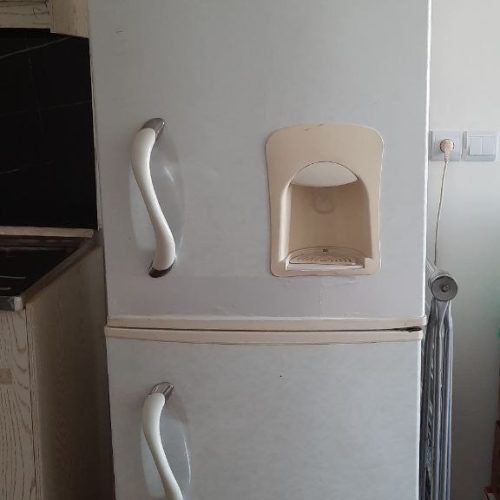 یخچال فریزر سالم و تمیز