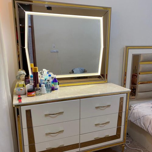 آینه و کنسول