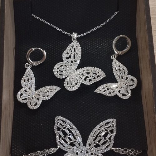 سرویس گردنبند پروانه