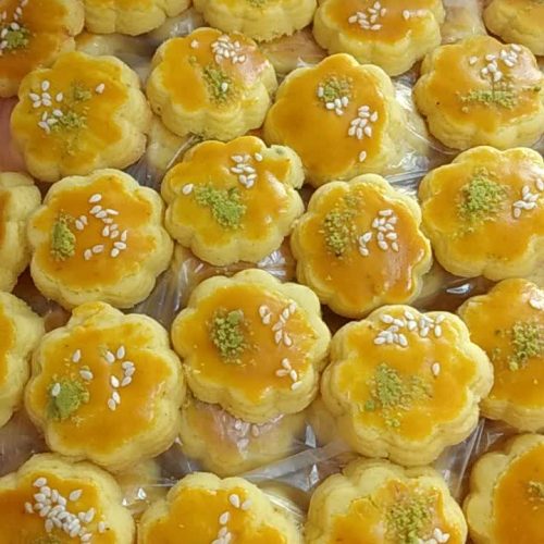 سفارش و پخت انواع شیرینی و کیک