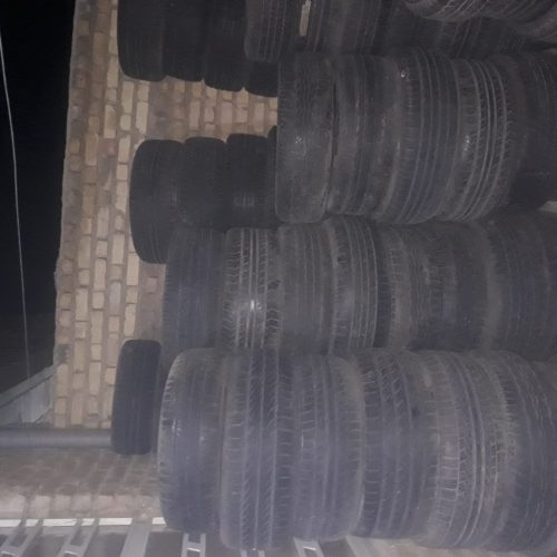 لاستیک ماشین در حد نو