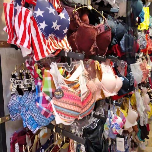 لباس خانگی و لباس زیر زنانه