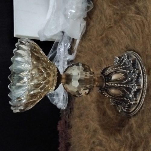 تعدادی لوازم دکوری لوکس منزل زیر قیمت بازار به فروش میرسد