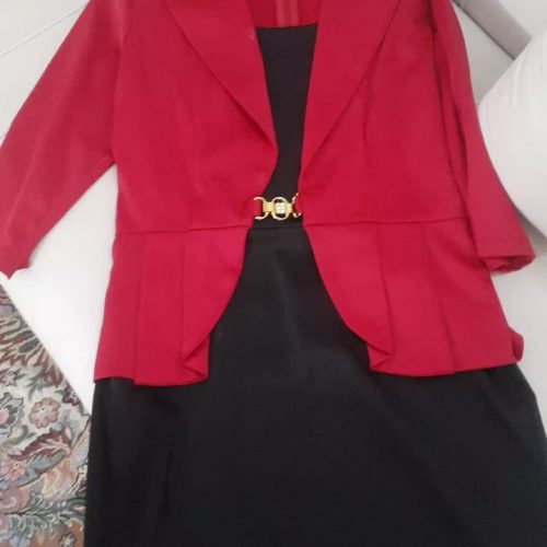 یک عدد کت دامن سرهم مجلسی ساتن در حد نو مناسب سایز 36 تا 38