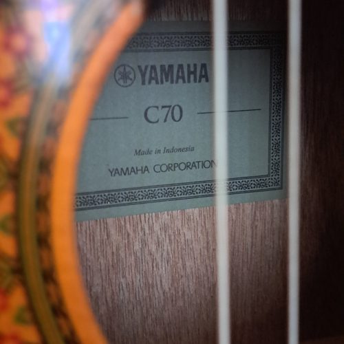 گیتار یاماها c70