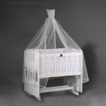 گهواره کنارتخت مادر