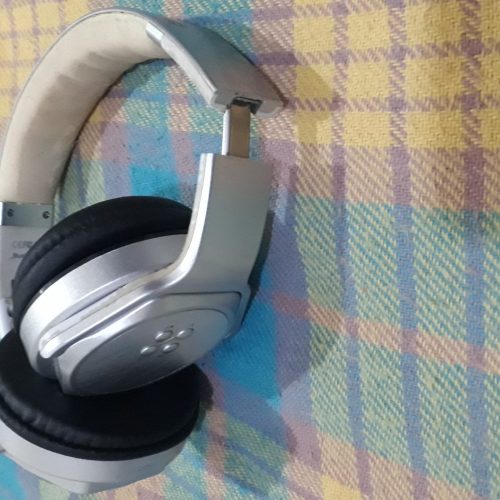 سلام یک عدد هدفون دو کاره بلوتوثی برای فروش