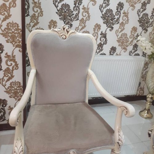 مبل به همراه میز ناهار خوری