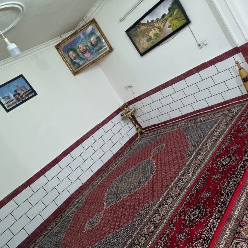 دارای حیاط،انباری،نورگیر عالی