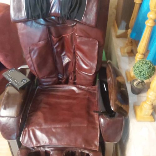 مبل ماساژور وارداتی با چرم و ماساژور پا و دست و پمپ باد و ماساژور گردن