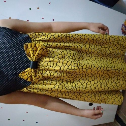 4 دست لباس دخترانه مرتب و تمیز فقط یکی دو بار پوشیده شده