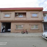 فروش زمین 300 منری 2 طبقه همراه با یدونه سوییت اضافه در حیاط