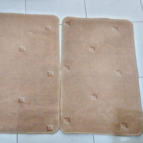 دو جفت فرش کرم و دوتا فرش تکی