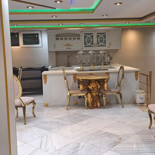 تالار رستوران جوان