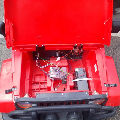 ماشین شارژی جیپ در حد نو