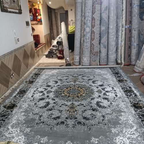 تعداد 80عدد فرش در منزل