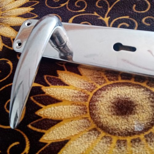 درب اتاق و سرویس تخته ای
