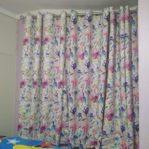 پرده ها کاملا نو هستند و جنس اعلا