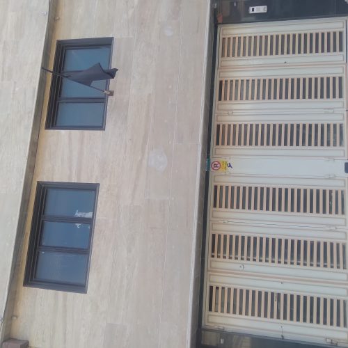 120 متر متراژ و دارای 2 اتاق خواب