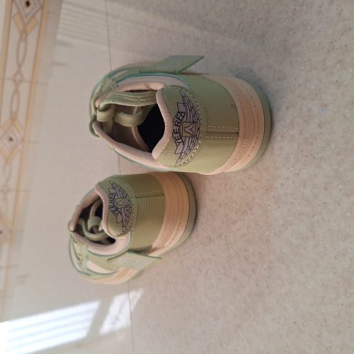 کفش اسپرت دخترانه سایز 37 کاملا نو