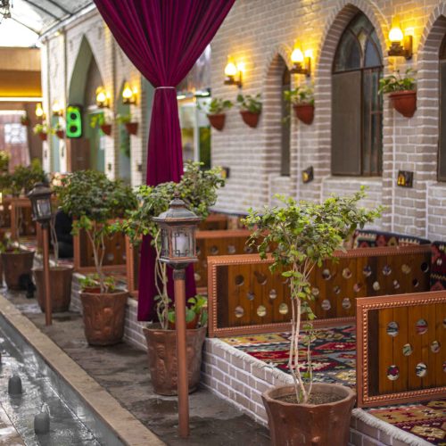 انواع کار .‌1)سنگ کاری 2)موزائیک کاری 3)شومینه زنی 4)طراحی شومینه ابشار کف و کار های تزئینی مثل شومینه و… در چایخانه .باغ و…پذیرفته میشود با بیش از بیست سال سابقه