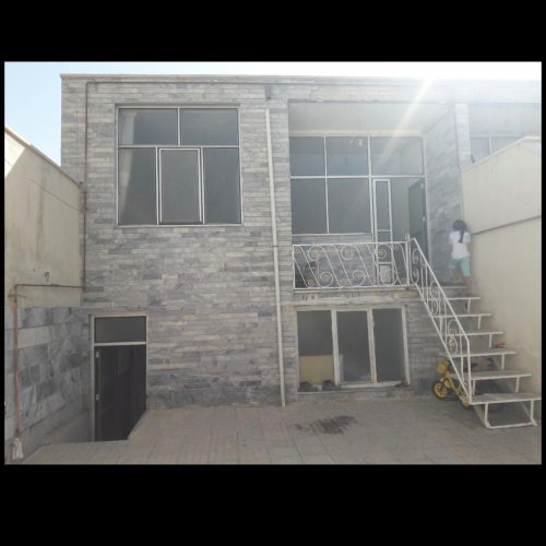 خانه ویلایی درخیابان درمانگاه