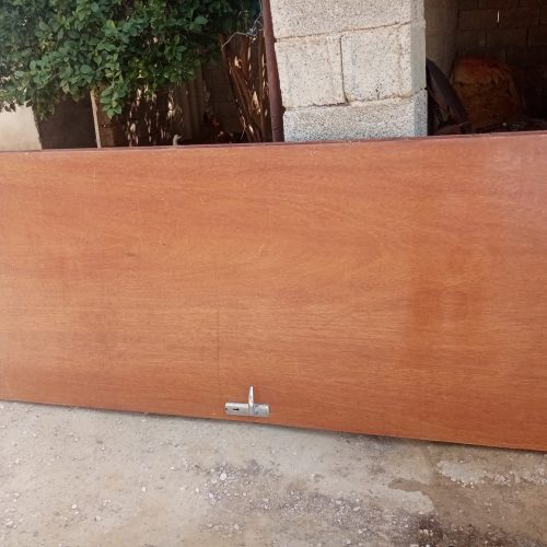 درب اتاق و سرویس تخته ای