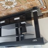 میز تلویزیون شیشه ای