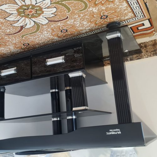 میز تلویزیون شیشه ای