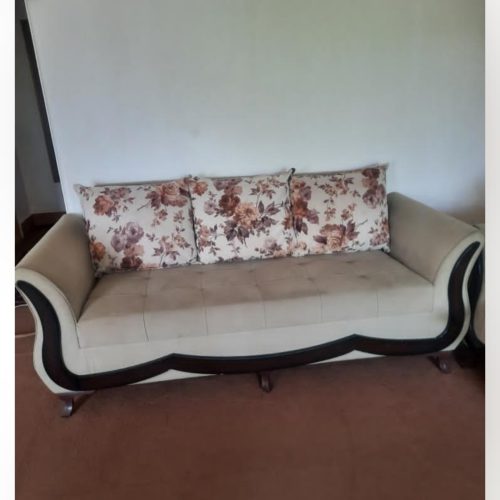 فروش مبل در حد نو به دلیل جابه جایی منزل