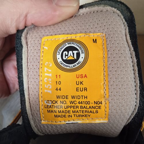 بوت کاترپیلار  Caterpillar