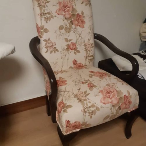 فروش 2 عدد مبل دسته چوبی و 1 تخت فرفوژه