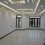 نقاش ساختمان و درب و پنجره