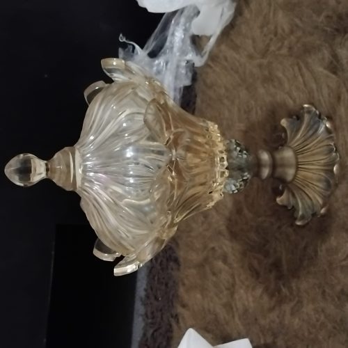 تعدادی لوازم دکوری لوکس منزل زیر قیمت بازار به فروش میرسد