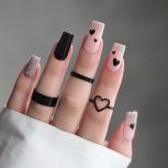 کاشت تخصصی ناخن و مژه