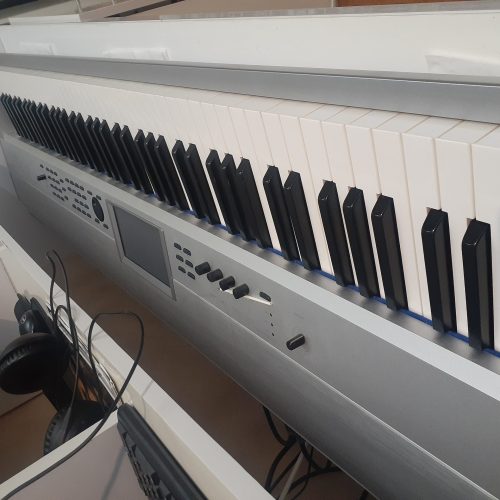 سینتی سایزر کرگ کروم 88 کلاویه