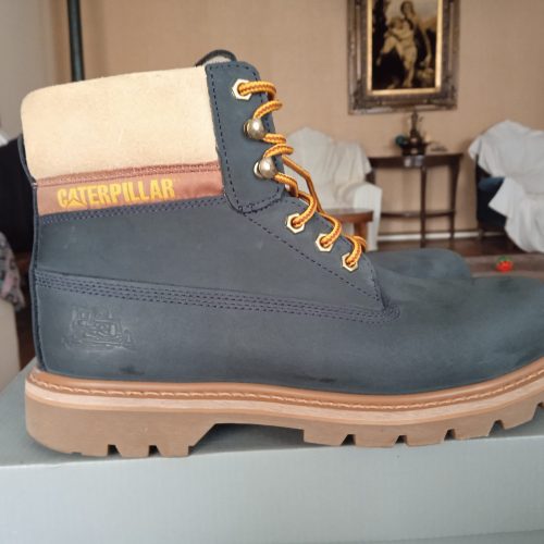 بوت کاترپیلار  Caterpillar