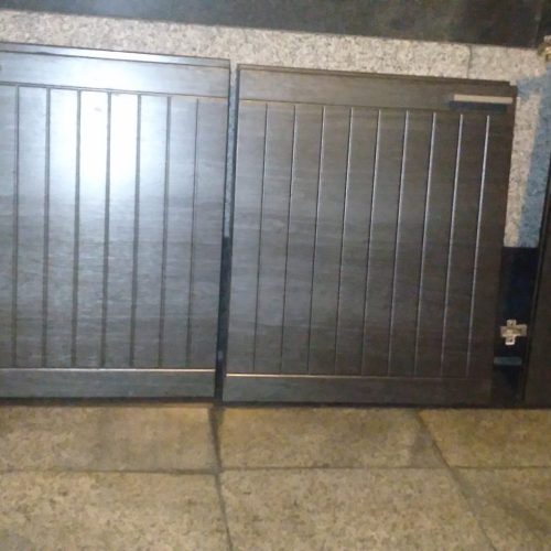 درب کمد دیواری در حد نو سالم ب شرط