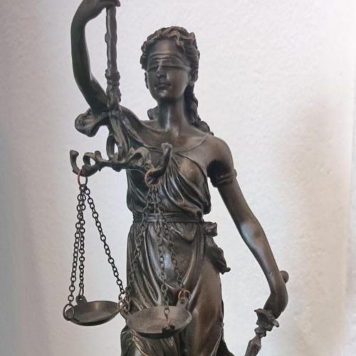 وکیل پایه یک دادگستری