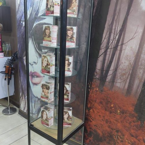 صندلی و دکور و آینه