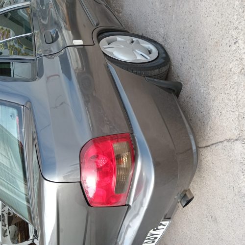 فروش فوری ماشین خیلی سالم.تمیزمیباشد واقعا فقط بخاطر یسری از مشکلامالی دارم میفروشم