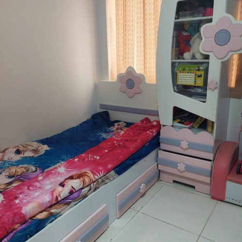 تخت و کمد کودک