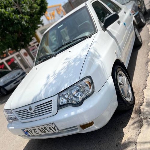 ماشین بی رنگ بی نقطه