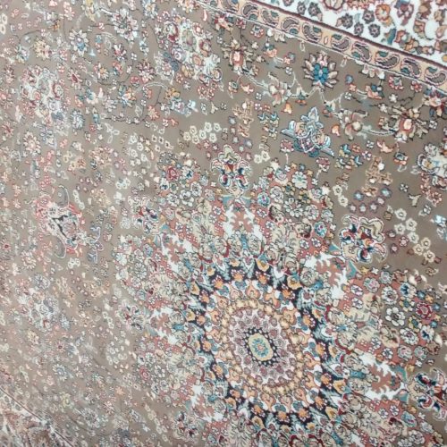 دو جفت فرش کرم و دوتا فرش تکی