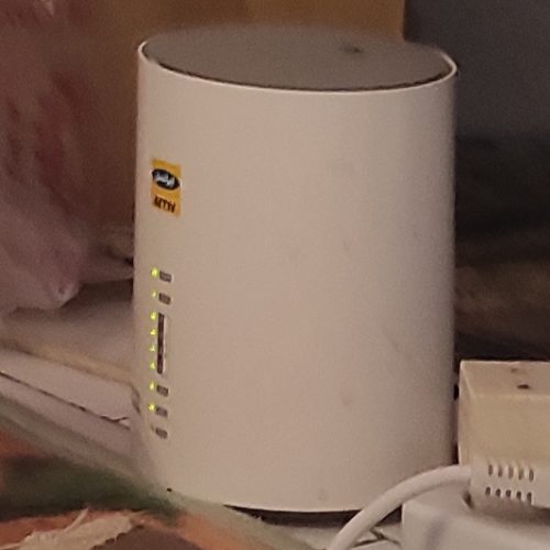 مودم ایرانسل کارگرد در حد نو با جبعه